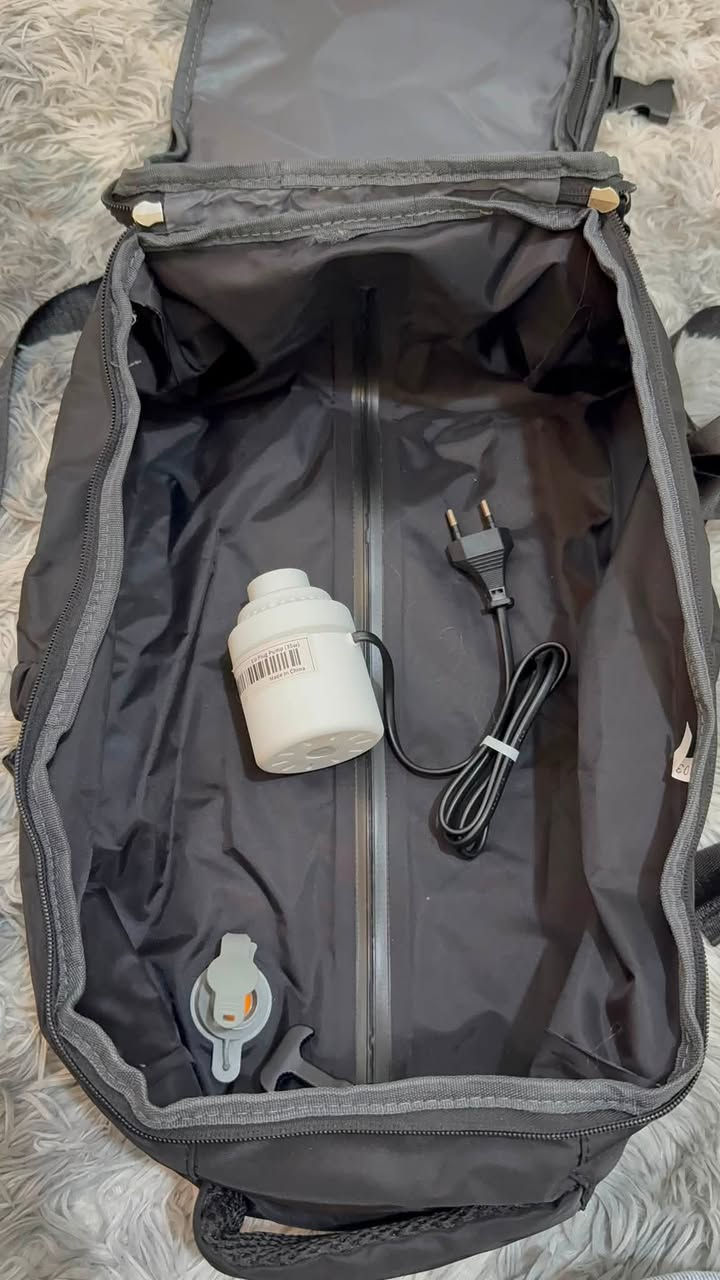 📦 حقيبة سفر ذكية مفرغة من الهواء (Vacuum Bag).🔌 الملحقات المرفقة: مضخة تفريغ هواء كهربائية سلكية.✨ مميزات الحقيبة: ضغط الملابس، توفير 50% من المساحة، صمام تفريغ مدمج، مقاومة للماء.🛠️ حالة المنتج: [جديدة]💰 السعر المطلـوب: [التوصل خاص]📞 رقم التواصل: [***********]واتساب
