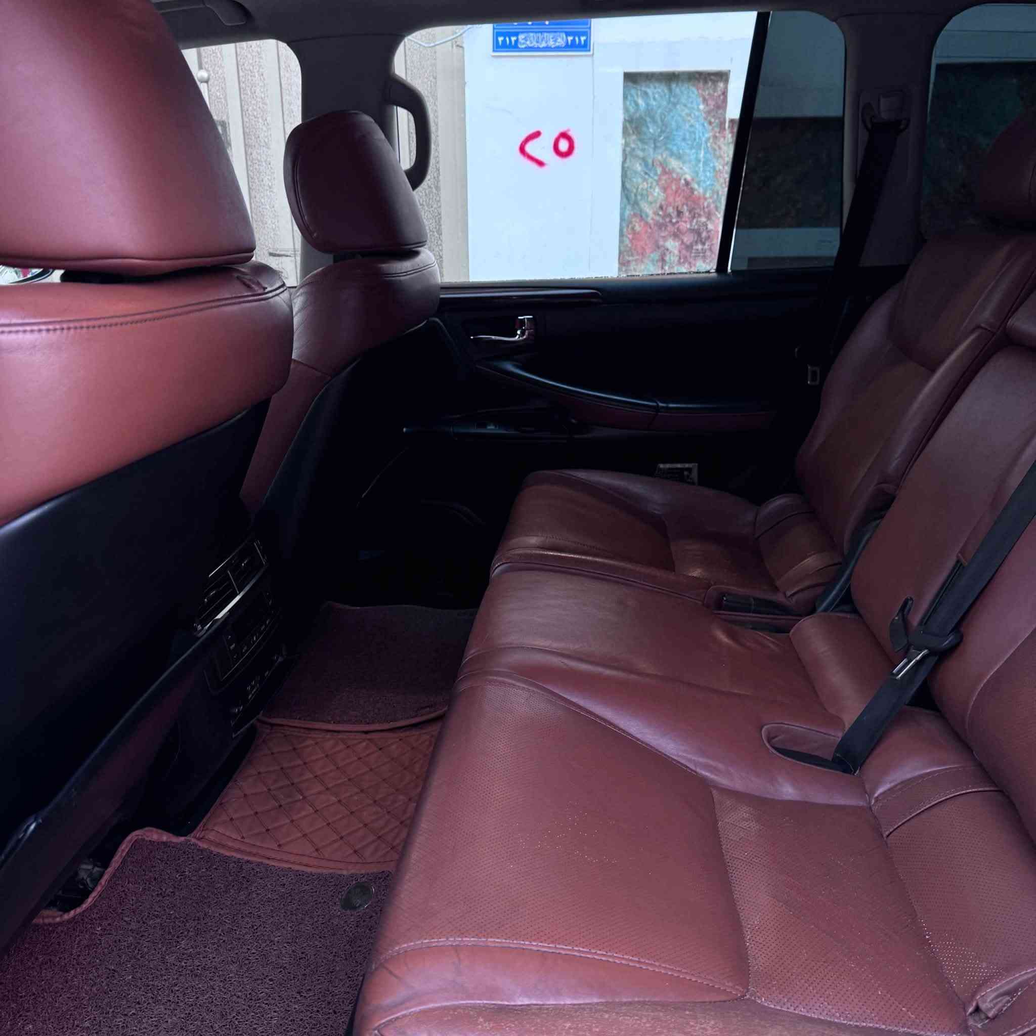 لكزس LX570 • ٢٠١١ • رقم بغداد