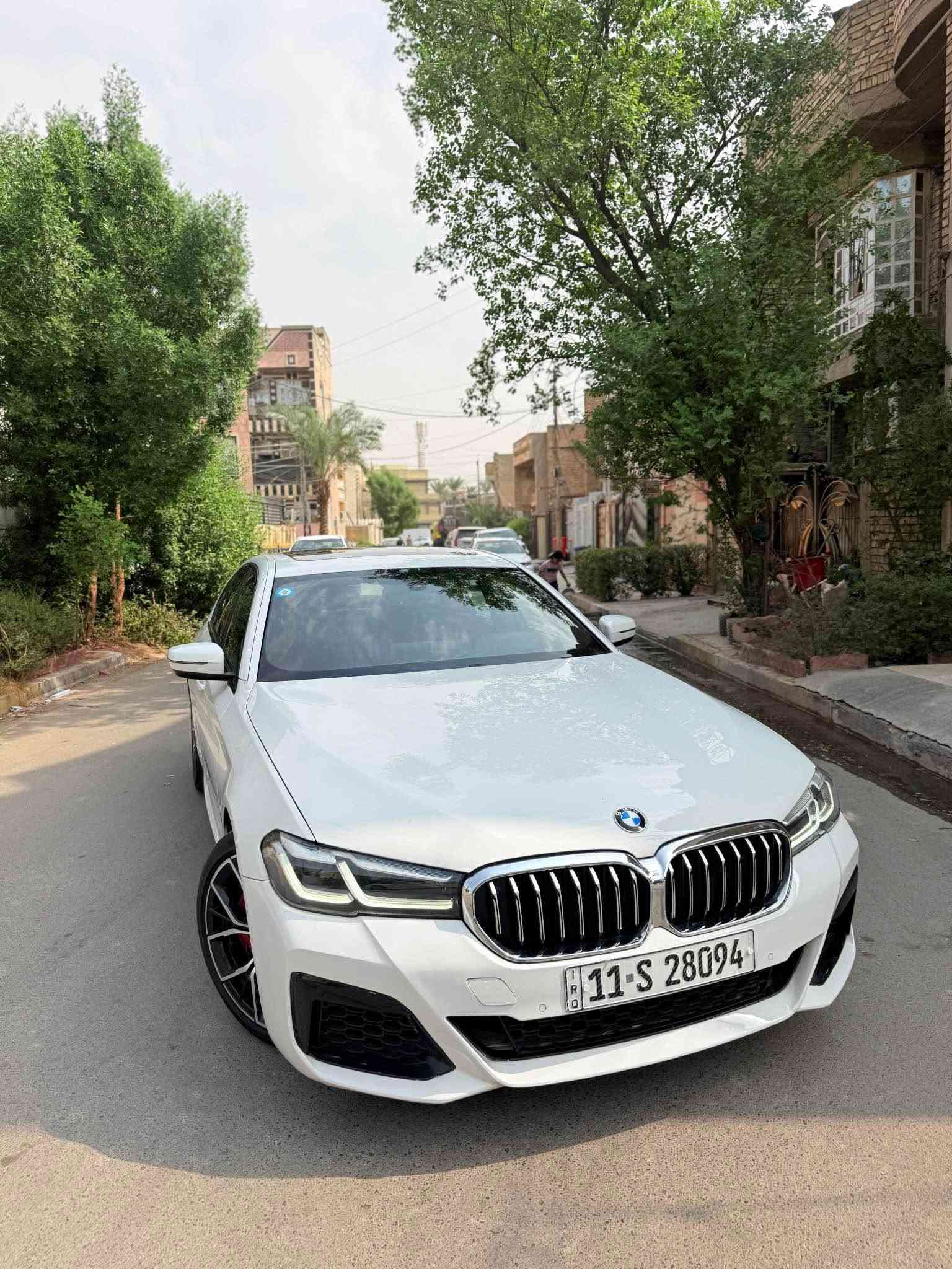 بي ام 530i • ماشيه ١٢٠الف • رقم بغداد
