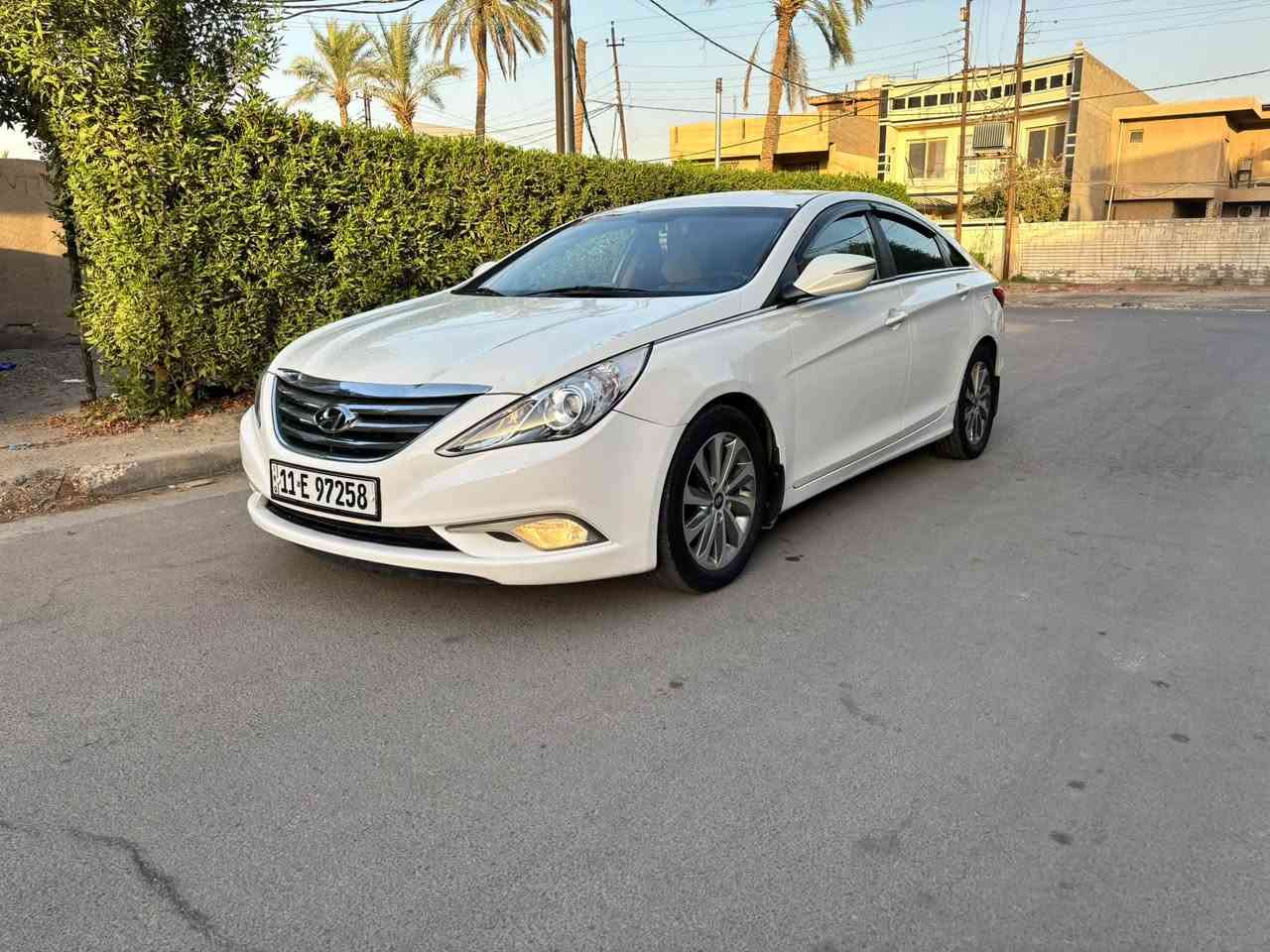 السلام عليكم
هونداي سوناتا للبيع 
موديل 2013شكل 14
خليجي محرك 2400 دووش 
السياره جاهزه بدون نواقص 
محرك لا تنقيص ولاتبخير   كير صدر تبريد ثلج  تخم تاير باتري جدد 
السياره بيها صبغ جوملغ خلفي بدون دواخل وبدلت بيها باب اثر شخوط بدون دواخل نفس اللون والقديم موجود 
رقم بغداد الجديد بااسمي 
السعر 120وبي مجال 
للاستفسار ***********
عنوان بغداد حي الجامعه
