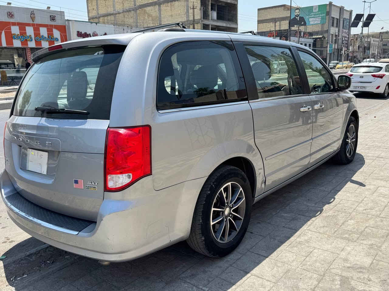 🚘 للبيع – Dodge Grand Caravan2017 SXT 🚘

✨ لون رصاصي ( سلفر )
✨ سعر مميز: 165 ورقة فقط

المواصفات:
✅ أبواب جانبية كهرباء
✅ باب الصندوق كهرباء
✅ كوشن السائق كهرباء
✅ كوشنات منفصلة (سياحي)
✅ تبريد ثلاث قطع
✅ الجام الأمامي والخلفي كهرباء
✅ محرك 3.6 لتر

✅ المحرك، الكير، الصدر، ومنظومة التبريد كلها بحالة ممتازة وجديد.

📌 ملاحظة بكل شفافية 
السيارة بدون حادث في امريكا صور الحادث مرفقة بالمشنور
اهنا بالعراق بيهه بارد شخط فقط بدون تبديل وصبغ
💰 السعر: 165 ورقة 

📍 موقع السيارة: بغداد.

📞 للاستفسار والتواصل:
*********** بغداد, العراق
