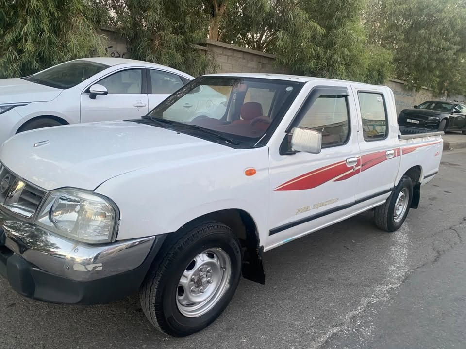 سڵاو ڕێز
نیسان ٢٠٠٨ ڕەقەم سلێمانی 
بەشەرتی گێڕومەكینە سەنەوی ٢٠٢٤ بەسەر چوە بەشەرتی تەحویل و غرامە 
سەیارەكە بۆیاخی هەیە بەڵام وەرگەرا و نیە و لێدراوی قورسی  نیە سەیارەكە زۆر بێ كێشەیە مەسروفی نیە 103 گەڵاو كەمەكێ مەجالی هەیە 
***********
***********
