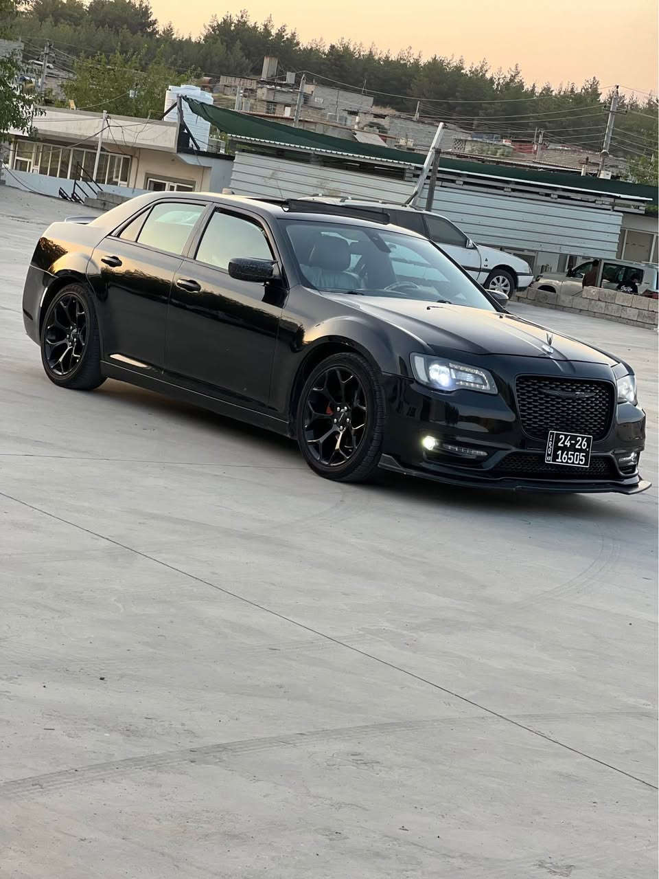 ئوباما ٢٠١٧ C 300
فول مواسفات 
براوه ي دوبه ي 
سه قفي به شه رت 
گيرومكينه نه كراوه ته وه 
به ردي گزوزي تيدايه 
به شه رتي گيرومكينه توند و به ندي به شه رت
كاره بايي هه موو شتيكي به شه رته
پانوراما 
كوشن جلد كوشن سارد و گه رم 
هه موو كياني به شه رته
شوين قه لادزي 
*********** بشدار, السليمانية
