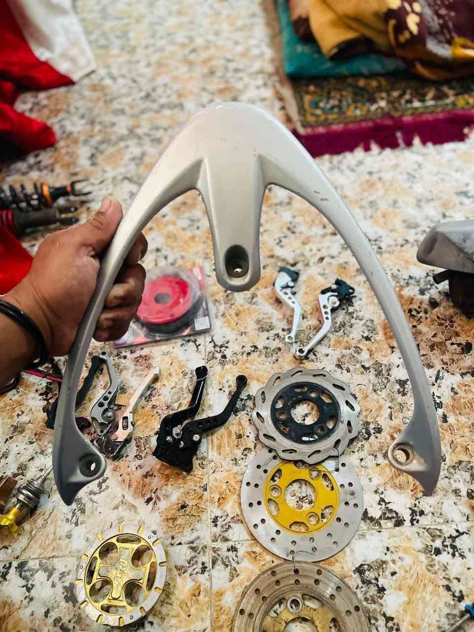 غراض ماكس للبيع السعر خاص المكان حله توصيل موجوده
