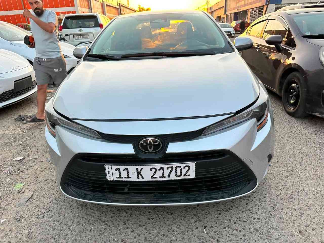 🚗 للبيع | كورولا 2025 وارد أمريكي | LE
✨ السيارة بحالة الوكالة وماشية فقط 6000 مايل، ومسجلة باسمي.

ملاحظات الشاصي:

- البنيد (الرفرف الأمامي) مصبوغ بلادي  (لم يتم تبديله نفسه مصلح) 
- الجاملغ الخلفي مصبوغ اليمين
- الجاملغ الأمامي اليمين بيه بارد بسيط
- خشم الشاصي جهة اليمين مصلح تصليح بسيط جدًا.
- الصور الخاصة بالحادث مرفقة مع المنشور بكل شفافية.

الميكانيك:

- التبريد مشحون غاز حديثًا والتبريد ثلج.
- السيارة لا تحتاج أي مصروف، وجاهزة للاستخدام. علما ان السياره من امريكا تعمل وتسير

المواصفات (LE):
✅ شاشة كبيرة تدعم Apple CarPlay وAndroid Auto.
✅ نظام صوت ممتاز.
✅ مرايا أوتوماتيكية كهربائية.
✅ أوتو لايت.
✅ إنارة LED مع هاي بيم أوتوماتيك.
✅ زينون.
✅ رادار أمامي وخلفي.
✅ مانع اصطدام.
✅ أوتو بريك أمامي وخلفي.
✅ كاميرا دواره مال ٢٠٢٥ بلاديه 
✅ مثبت سرعة ذكي مع القيادة شبه الذاتية.
✅ نظام المحافظة على المسار والتنبيه عند الخروج عنه.
✅ كاميرا ورادار مدمجان في الزجاج الأمامي.
✅ 10 وسائد هوائية (Airbags) جميعها سليمة.
✅ مانع انزلاق.
✅ وضع ECO.
✅ مناخ منفصل.
✅ تبريد ممتاز.
✅ داخلية مخمل.
✅ زجاج بلادي.
✅ ISOFIX لمقاعد الأطفال.
✅ شواحن أمامية وخلفية Type-C.

🚘 السيارة ما زالت بحالة الشركة ونظيفة جدًا.

💰 السعر: 24,250,000 دينار عراقي فقط
(أربعة وعشرون مليونًا ومائتان وخمسون ألف دينار)
السعر قابل للتفاوض للجادين فقط.

📸 صور الحادث مرفقة مع الإعلان لبيان كل التفاصيل بكل مصداقية.

📞 للاستفسار:
واتساب: ***********
واتساب: ***********

أبو جبل الخزعلي
