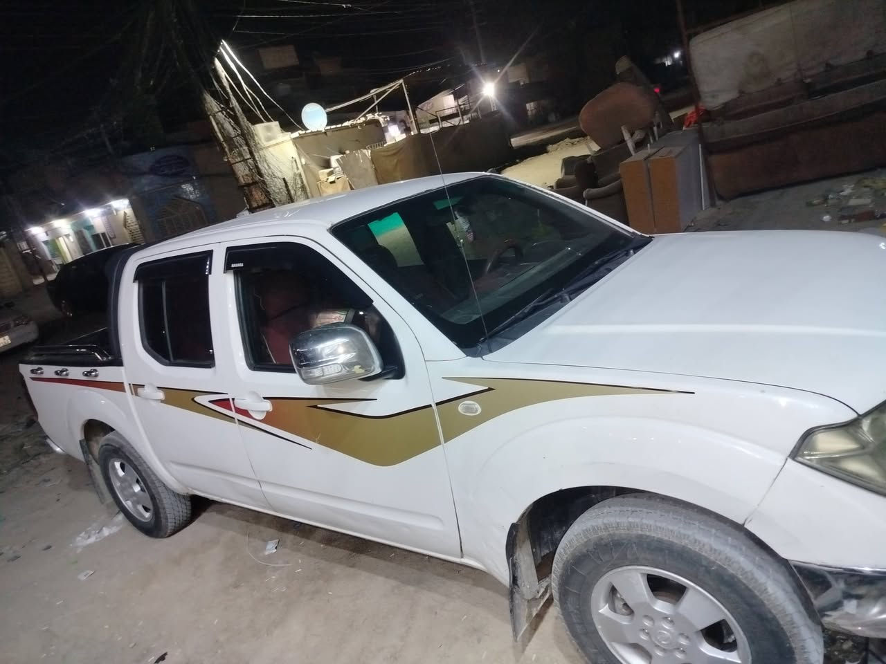 السلام عليكم ..سياره نيفارا للبيع موديل 2009
كير جديد 6نمر بيها ضربه بسيطه السعر 95 وبيها مجال حك الجيه الاتصال على رقم ***********
