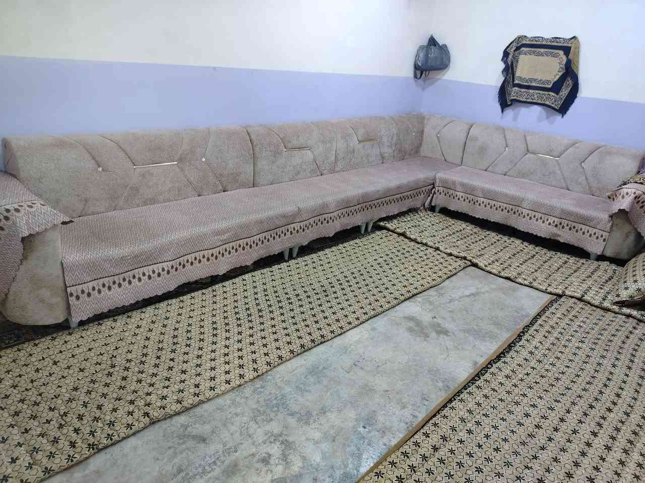 ديوان جديد مستخدم شهر للبيع الشراي يجي خاص او اتصل***********

