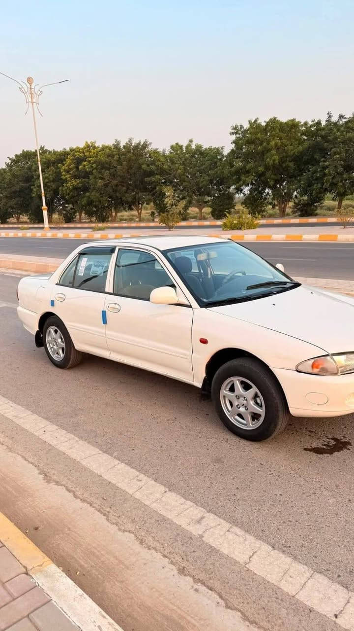 "السلام عليكم ورحمة الله وبركاته 🌹
​برتون للبيع موديل 2004 🚗
​📌 الرقم: رقم بغداد دولي وباسمي.
​⚙️ المحرك والجير: كير ومحرك مكفولين.
​❄️ التبريد: التبريد ثلج.
​✅ حالة السيارة: السيارة خير من الله وما شاء الله عليها.
​🎨 الصبغ: بيها مكانات صبغ فقط.
​💰 السعر: 48 ورقة (يعني 4,800 دولار)، وبيها مجال بسيط.
​📍 مكان السيارة بغداد ابو غريب 
​📞 للتواصل والاستفسار
*********** واتساب

