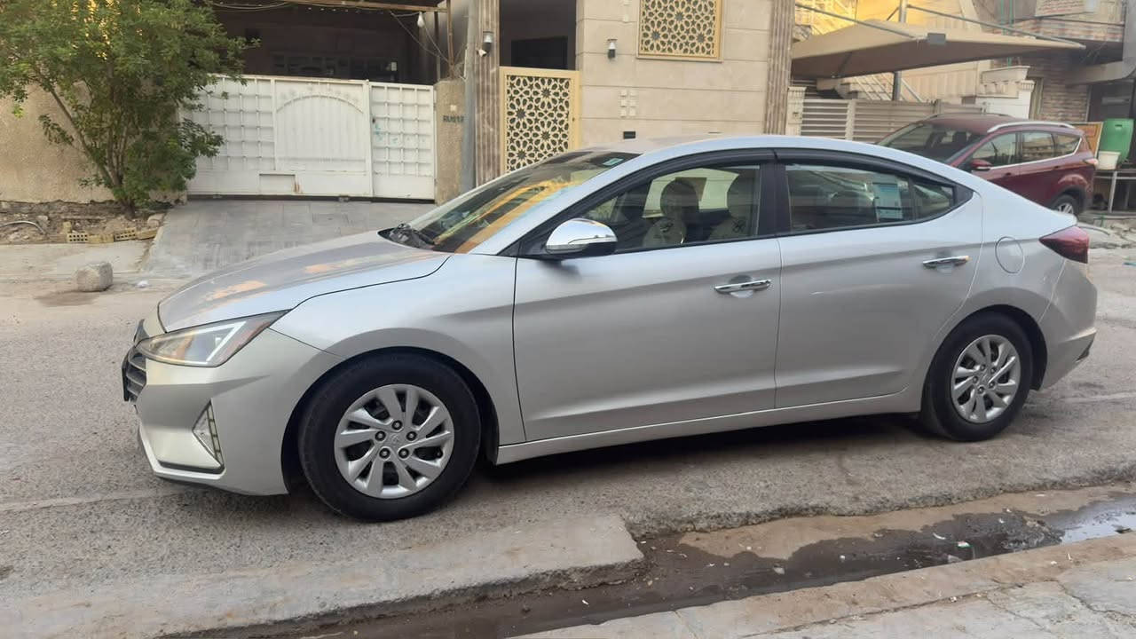 السلام عليكم 
النترا وارد امريكا ضرر قبق صندوق وشبر بالحوض 
ودعاميات صبغ فقط الباقي كفالة 
مواصفات عاديه
كير at
2000دوش 
رقم بغداد باسمي تحويل ثاني يوم 
السعر 145 وبيهة مجال 
***********
