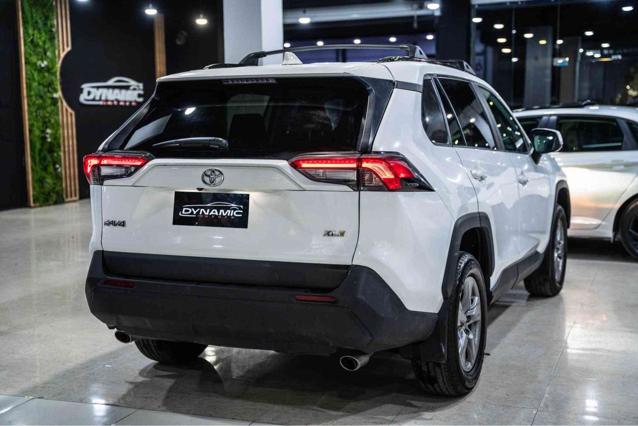 2024 TOYOTA RAV4, XLE
سلايت 🔥🔥🔥

موديل :2024
مواصفات : XLT
محرك : 4 سلندر
وارد : امريكي
عداد : 19,000ميل
صبغ : ١ قطعة و ٢-٣ مكان صغير بارد
ارباك : فقط بردة 
رقم : ( موقط)
ناونيشان هةولير جادةي حديد و خشب پيشنگاي دايناميك موتورز
بو زانياري زياتر پةيوةندي بكةن بة وتس اب

📞***********
📞*********** أربيل, العراق

