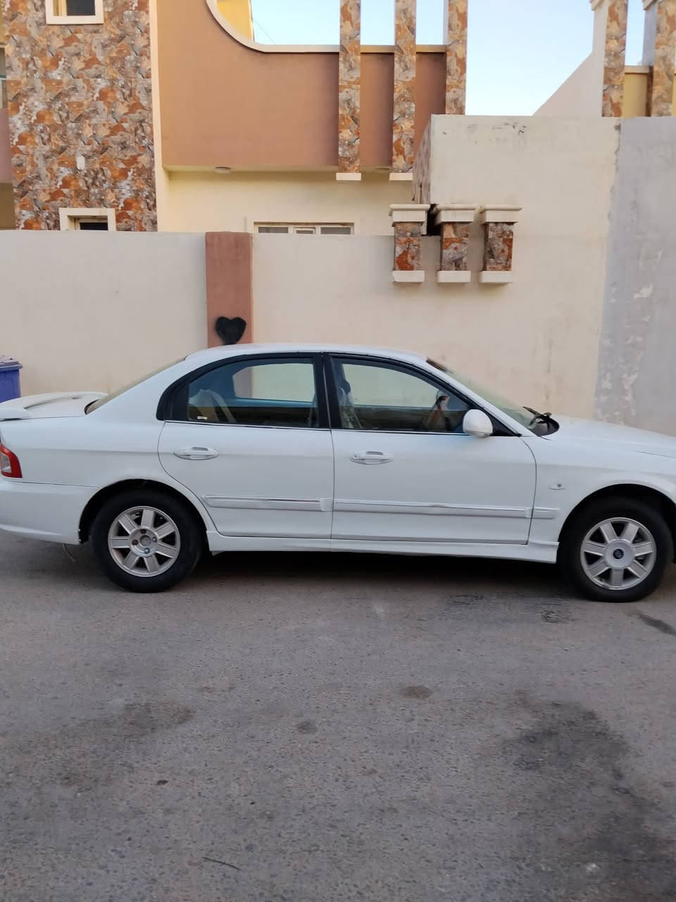 اوبتيما الون ابيض موديل 2004 وارد أمريكي سياره جديده  
مكفوله من الضربه وگصه والتبديل كلها ليبل واحد 
صبغ عام جماليه  
محرك 6سلندر محرك وكير جدد 
حداديه جديده 
تبريد نقص گنبريسر ❄️ تدفئه تخم تاير جديد سياره كامله مابيها نقص ابد 
السعر 55 وبيها مجال بسيط حك جيت لخطار 
مكانها الأنبار قضاء الرمادي مركز المدينه 
ترهم مراوس وترهم نقد إقساط ماابيع 
للاستفسار الاتصال على الرقم التالي 
***********
