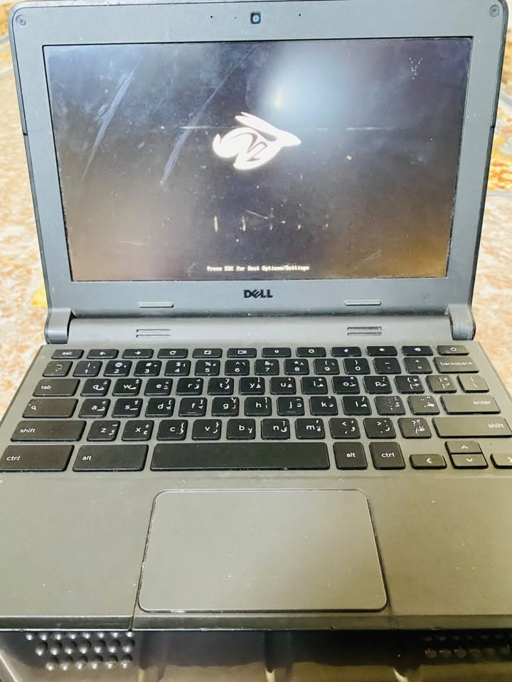 لابتوب السعر 55

المعالج (CPU): معالج اقتصادي وخفيف، غالباً ما يكون Intel Celeron (مثل Celeron N3060 أو N4000)، أو معالج MediaTek.
 الذاكرة العشوائية (RAM): تأتي بسعة 4 جيجابايت (وفي بعض الإصدارات القديمة جداً تكون 2 جيجابايت).
 سعة التخزين (Storage): ذاكرة داخلية سريعة من نوع eMMC بحجم 16 جيجابايت أو 32 جيجابايت.
ملاحظة صوت مابيع معرف ليش ولمس الى موس 

وتساب ***********
