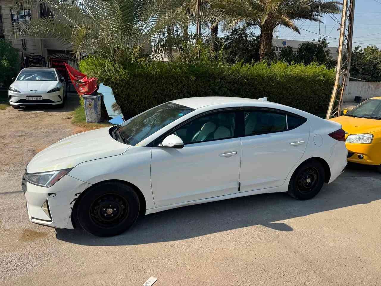 الانترا 2020 ماشيه 75000 ميل شاشه كبيره ابل كار بلي مري شفط نقط عمياء حساسات تحديد مسار رادار مكينه 2000 كير at مو cvt سياره بيها قطع وبيها نقوصات مكان السياره بغداد الدوره سعرها 100وبيها مجال ***********
