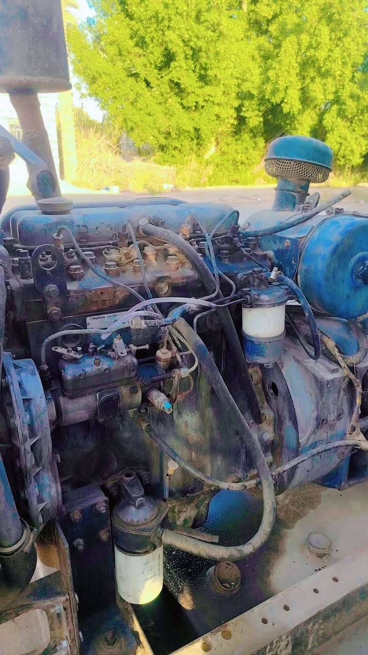 السلام عليكم للبيع مولدة بيركز قديم اصلي 4 اسلندر جنريتر 63 كيفي محرك لا تبخير ولا تنقيص بم جديد نوزل جديد السعر 18 ورقه وبيها مجال حك الجيه ***********
