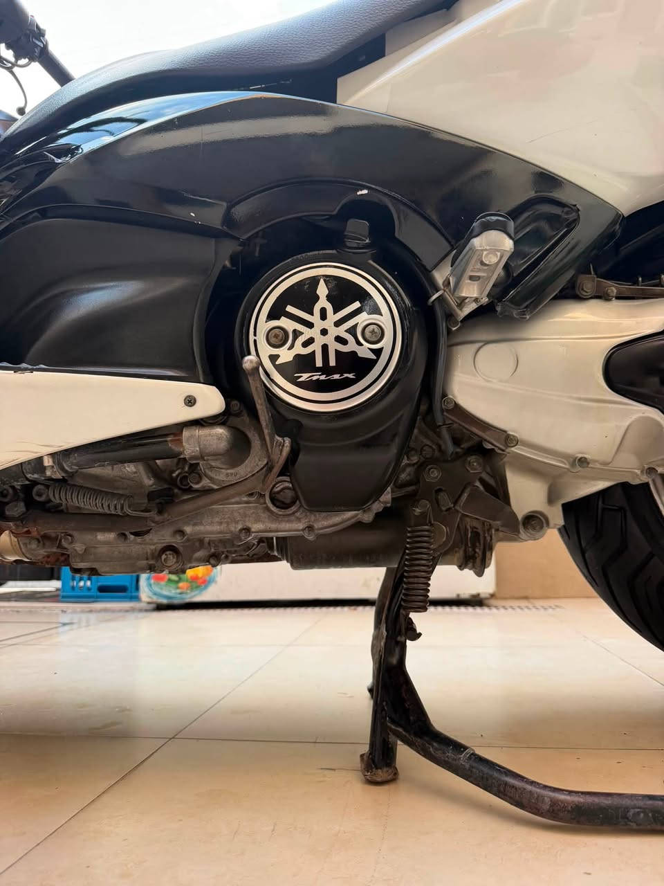 السلام عليكم   TMAX  2008
مرقم مرقم  رقم انكليزي 
الدراجه نظيفة جداً تجي تكلب وتشوف 
الصفاح مغلفه تايرات جدد الكشن دوشمة جديده يدات تدفئة بيها جي بي اس بلادي عليها راديتر 2014
عليها ادامه كامله قبل فتره الدراجه كامله من كلشي تجي للبيت تفحص الدراجة مكفولة مكاني بغداد الحبيبيه 
للتواصل مموجود مازنجر ماعدي وتساب فقط او اتصال 
♥️***********
