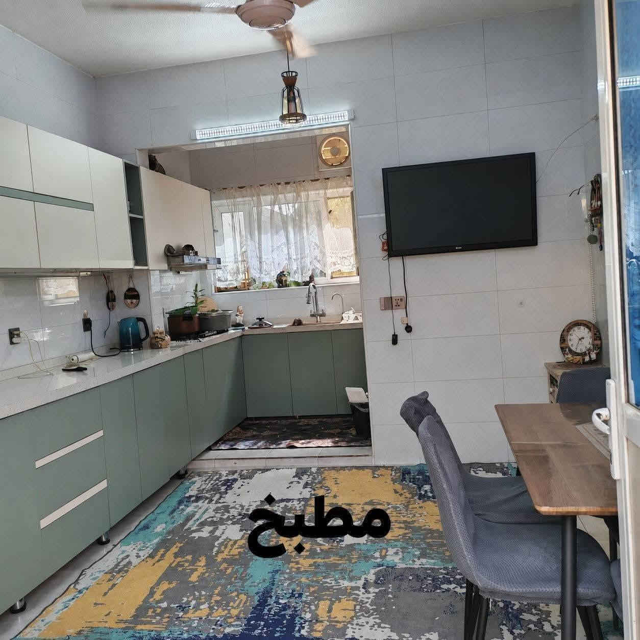 دار للبيع قرية الغدير الاولى ١٥٠ متر
خلف السنتر مباشرةً اربع غرف نوم واستقبال السطح مسقف بالكامل وتم١- تغير الحمامات بشكل كامل 

٢-مع توسعة المطبخ بشكل عملي 

٣-وتبديل تأسيس الماء بشكل كامل 

الباب خلف السنترالدار قريب من جميع الخدمات خلف المنزل سوق متكامل .للاستفسار من المالك مباشرةً.*********** 
ملاحظة🎺 السعر بيه مجال للشراي 🌹

