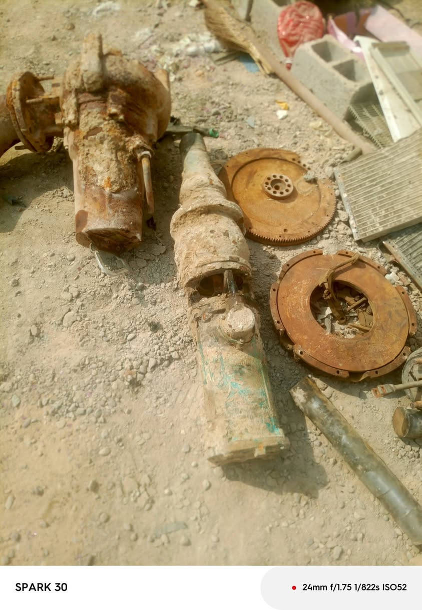 سلام عليكم غطاس الحجم الكبير نحاس والملف الثاني همين نحاس حديد ثقيل كلش وراديتر ‏‪***********‬‏

نص مكتوب في الصور:
- SPARK 30
- 24mm f/1.75 1/1316s ISO51
- SPARK 30 24mm f/1.75 1/822s ISO52
- SPARK 30 24mm f/1.75 1/1279s ISO51