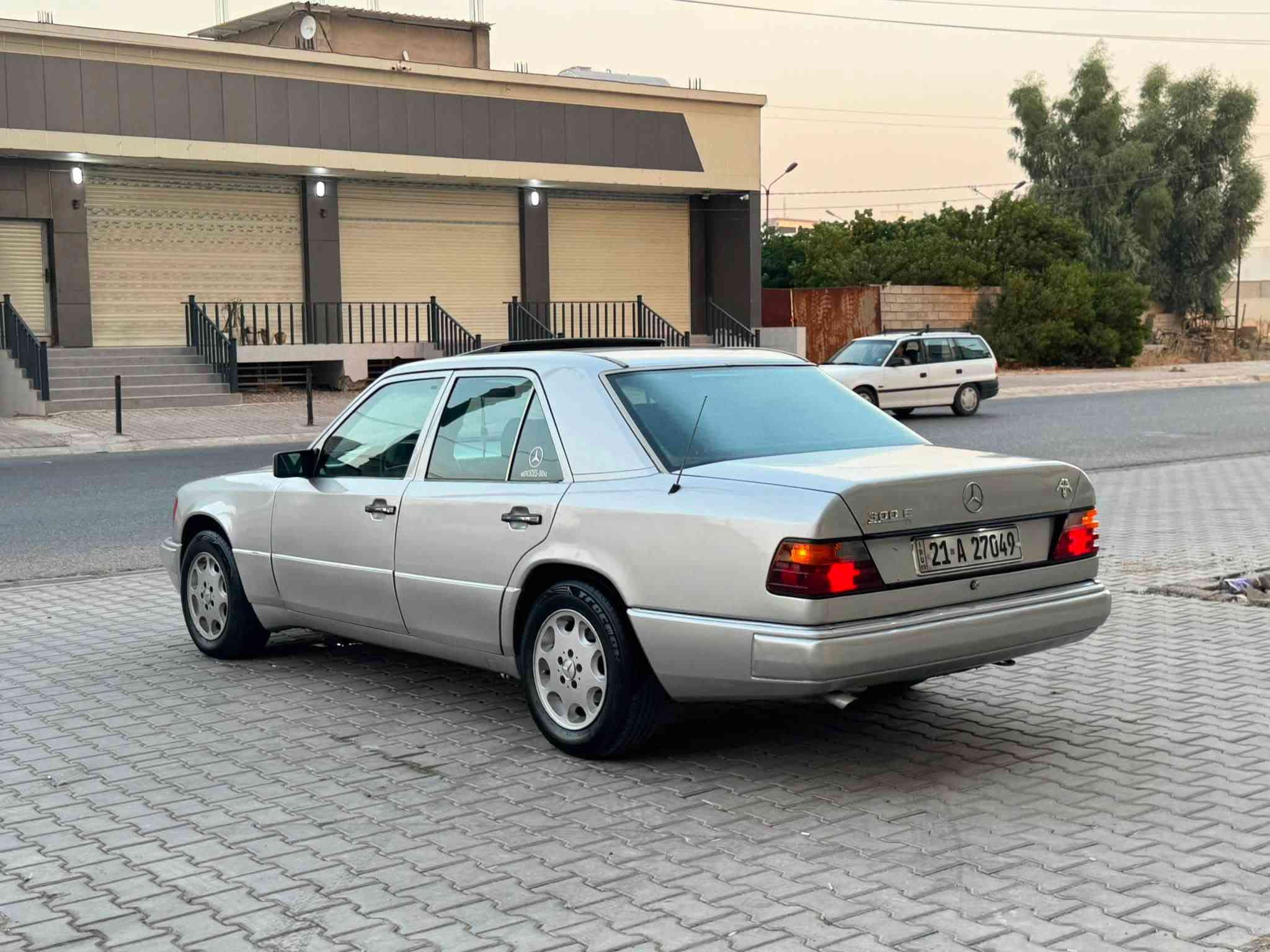 للبيع مارسدس دب موديل 1990محرك محور ملكه 3000vvt تبريد شغال سلايت طكتين شغال سياره مصبوغه عام للجمالي رقم سليمانيه دولي سنويه هزه جديد لحد 2031بسمي سعر 62بي مجال
***********
مكان سياره كركوك
