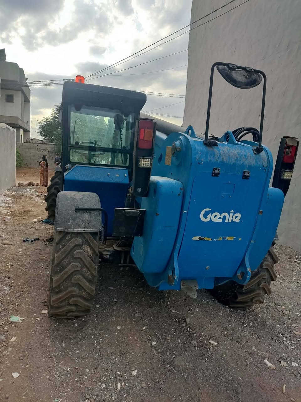 Genie 4018
مودیل 2013
4000 ساعة
طول 18 متر
عنوان اربیل
رقم ***********
 بي خلل كهرباي
