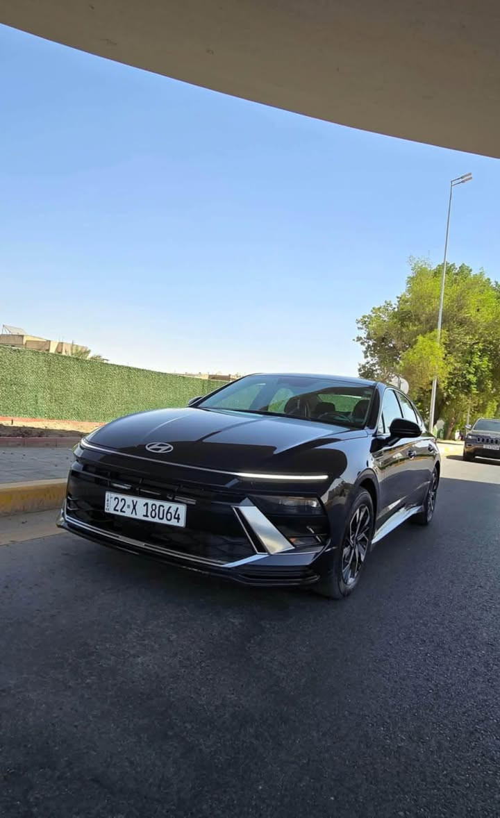 سوناتا 2025 الجديد وارد امريكي
رقم اربيل باسمي / هزه وفحص كله جديد 
ماشيه 18 الف كيلو فقط  
2500 مكينة تنفس طبيعي 
السياره بدون صبغ بدون دواخل فقط قطعه وحده جاملغ السكن ونفسه متعدل وراجع ايرباك برده ففط 
بصمة تشغيل + البوب بصمة + تشغيل عن بعد + جنطه ذكيه + ترحيب عند الاقتراب 
فول تحكم ستيرن + شفتات ستيرن  
كشن السايق كهربائي
تبريد شاشة بيانو منفصل
تدفئه بالكشنات
اوتو هولد + اوتو اوف
مانع انحدار ومانع انزلاق
لد امامي نهاري
لايت زينون عالي ناصي
رادار امامي خلفي جانبي
شاشة كبيره + كامرا خلفيه دوارة مانع تصادم امامي خلفي
قيادة آليه تحديد مسار
سايد بريك دكمة
السياره كلش جديده
مكاني بغداد المنصور 14 رمضان 
سعره السياره ب 190  ورقه وبيه مجال حك الجيه وكل الهلا بيكم 
*********** اتصال او واتس اب
