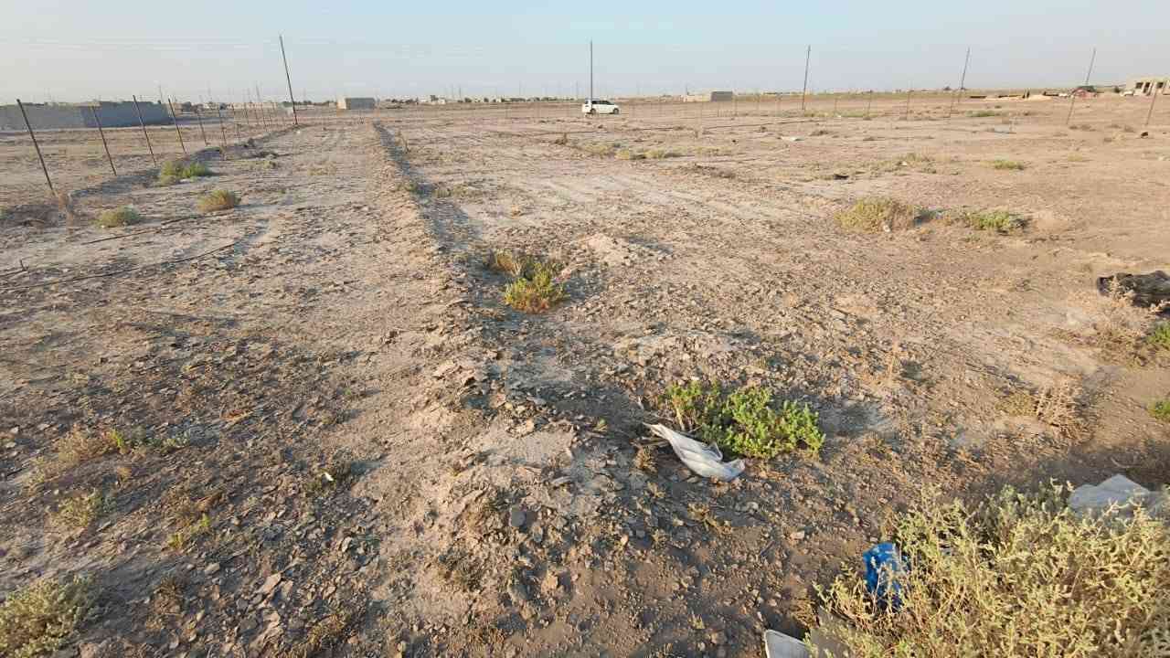 السلام عليكم دونم للبيع المساحه الكليه 2500نزال 64الموقع الخميسات مجمع الزهور السكني يتوفر ماء +كهرباء يبعد عن الشارع الرئيسي 500 مدارس متوفره كافت الخدمات.   ***********
