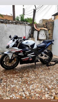 CBR 954  مفتوح بيها كور بس مكينه خير من الله   دراجه كلش حلوه ونضيفه ا...
