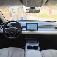 BYD SEAL 05 كير تعليك بطاريه ١٢٨  ماشيه ٢٤ الف   السياره بيها بنيد صبغ...