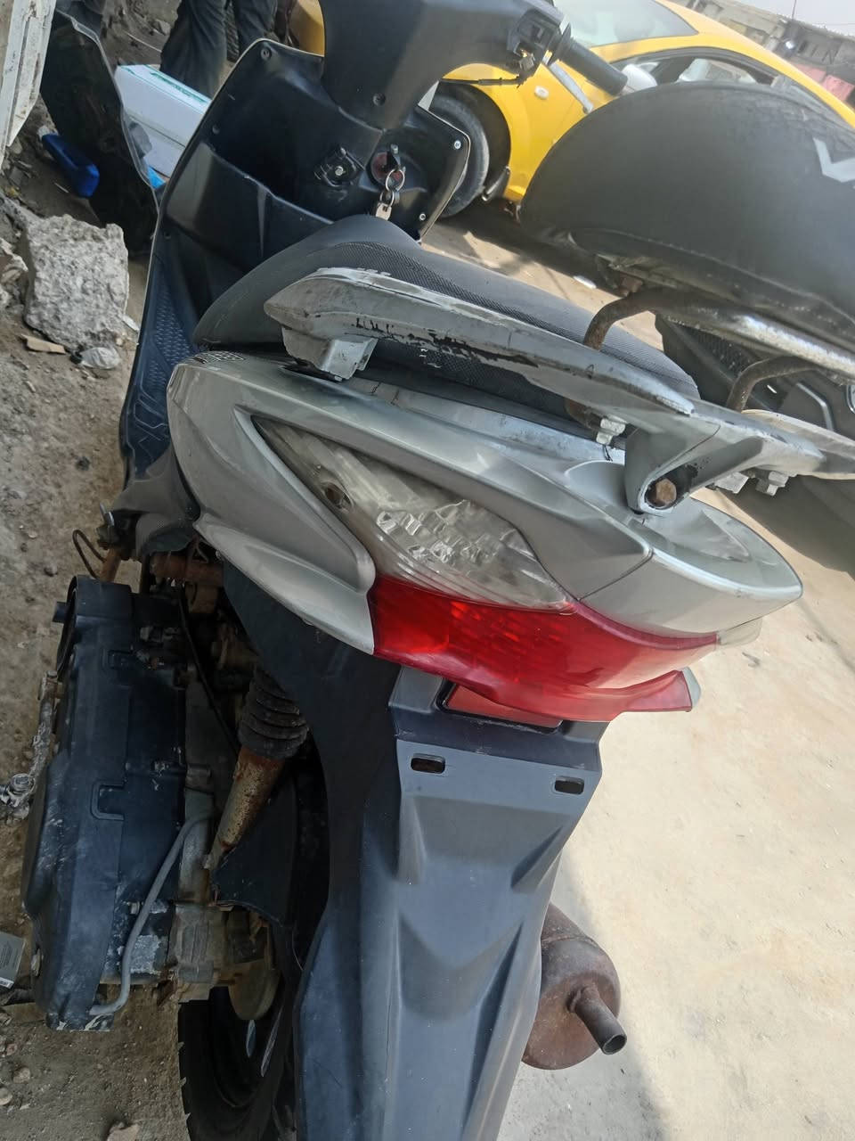 ادرس للبيع جانت شغاله وحلوه بس مادري البارحه طفت لسعر 175.... لاتصال***********
