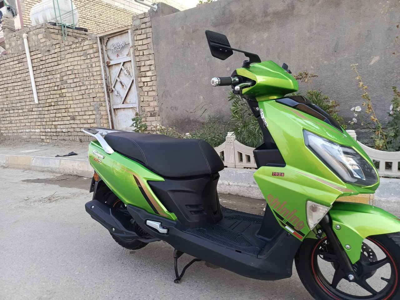 السلام عليكم ورحمة الله وبركاتة
دراجة Shining motor موديل 2023طالعه ب2024 
مرقم ذي قار أنگليزي لوحات ثنين وسنوية لل2030 تحويل مباشر محرك اصل كوري ماشية 3300 افحص وين متريد الدراجه على وضع الشركه جاهزه مابيها برغي مامفتوح بيهه شرط بس كابريتر مفتوحة لغرض التنضيف گيج شاشه الكتروني بانزين وحماوة وشاشه اعطال شرط النعومة ماتسمع صوتها 
عدت الشركة موجوده +بصمة تشغيل عن بعد وقفل عدد ثنين قفل ستيرن شاحنة كهربائيات كلهه شغالة خوذة وياها 
السعر 1600
مكاني ناصريه الأسكان الصناعي 
للاتصال«***********»

