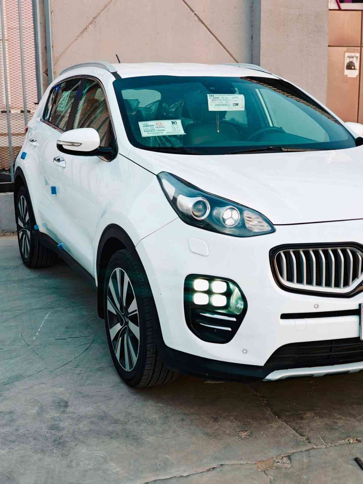 السلام عليكم   ‭
كيا سبورتج
موديل 2018
خليجي
مكفوله من ضربه وصبغ وتبديل عدا صبغ كد شبر جاملغ امامي باقي السياره 
المواصفات 
بصمه تشغيل 
بصمه ابواب 
زراك لايت
كامره دواره
واير ليست شحن 
سايد بريك رجل
نظام انحدار 
نظام سبورت 
نظام ايكو 
محرك 2000 دوش 
مري شفط كهرباء 
تحكم ستيرن جهتين 
بلوتوث + اوكس 
بلوجكتور رباعي زنون 
حساسات امامية + خلفيه 
ويل كب كروم 
اشاير بالمري 
بك لايت لد 
قطعتين تبريد 
رقم بغداد الجديد
 مشروع وطني 
مكاني بغداد الفلاح
س 166
ه‍ ***********
