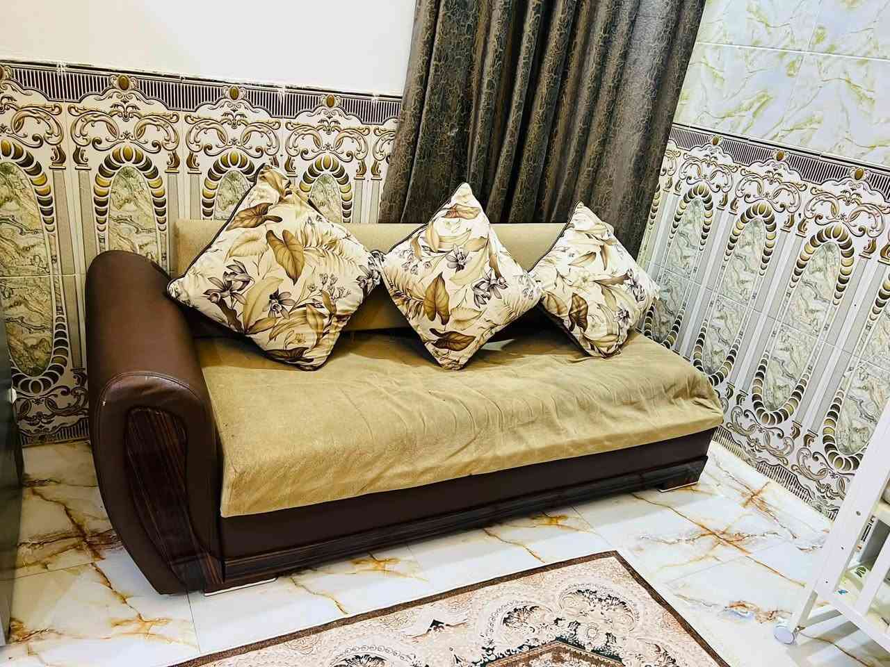تخم تركي تظيف ١٠ مقاعد 
فقط وحده منهم يرادلها ترتيب ب٣٠٠ وبي مجال
***********
