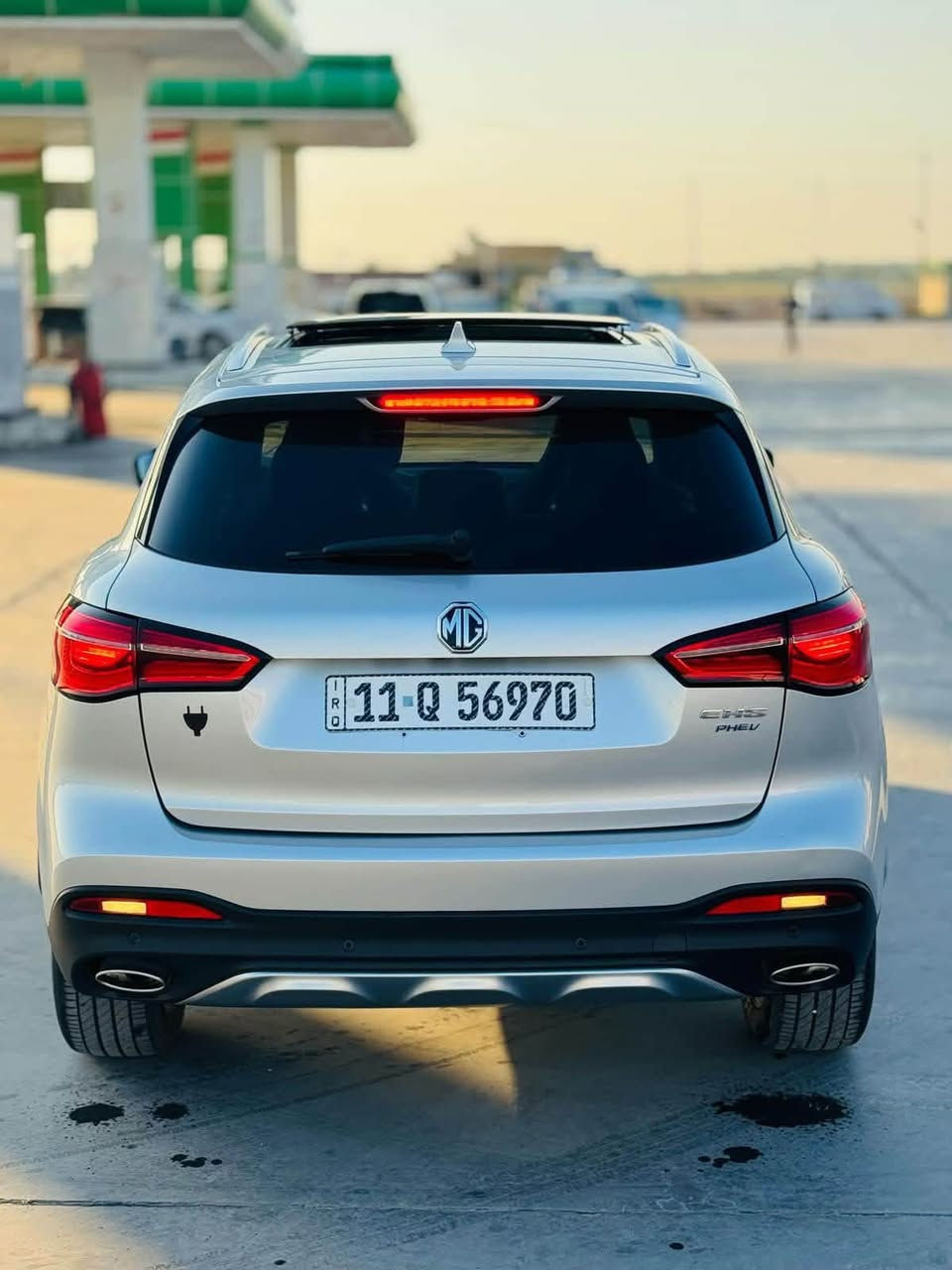 🚗 MG HS Trophy Hybrid 2022 | وارد أوروبي | للبيع أو المراوس 🚗
✨ السعر: 133 ورقة (قابل للنقاش)
📍 بغداد – بسماية
📞 ***********⸻

🔹 ماشيه : 32 ألف كم فقط
🔹 الدفع: AWD
🔹 المحرك: 2.0 Turbo Hybrid
🔹 اللون: سلفر
🔹 رقم بغداد (باسمي)
🔹 وارد أوروبي – استيراد خاص
✅ أهم المواصفات:
* فتحة سقف بانوراما
* شاشة 10.1 + عدادات رقمية 12.3
* كاميرا 360°
* داخلية جلد + كنتارا (أحمر/أسود)
* نظام Super Sport
* Apple CarPlay & Android Auto
* بصمة + دخول ذكي
* مثبت سرعة + Auto Hold
* مقاعد كهربائية رياضية
* إضاءة داخلية 44 لون + LED كامل
* أنظمة أمان متكاملة (ABS / ESP / EBD / CBC / HAC)
* كشف نقطة عمياء + تحذير حركة خلفي
صبغ 4 قطع فقط بدون دواخل (بونيت + جاملغ+ جاملغ خلفي ولباب 
والسونار موجود بالصور.
