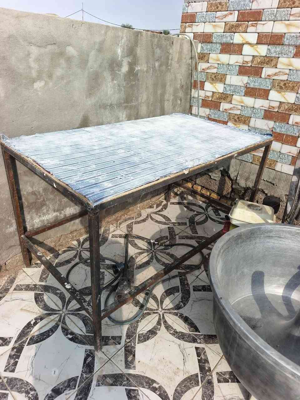 عجانة • ميز عرض • ميز تسقاه