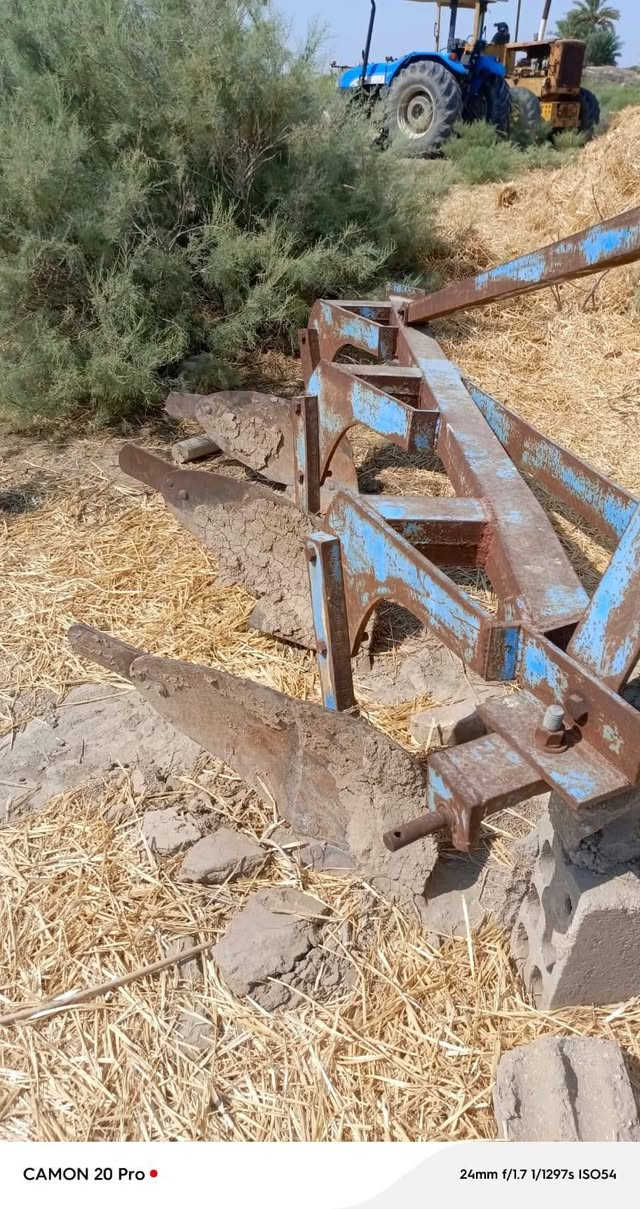 السلام عليكم اخوان عندي فدان سلوم حجم 14 ثلاثي اريد مراوس مع مرازه وديج شرط الشغل عنواني الديوانية قضاء عفك ***********
