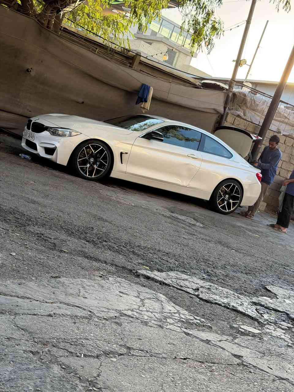 السلام عليكم
Bmw435 
6 سلندر مكينة N55 
مكفوله كير مكفول 
موديل 16 فول مواصفات 
ماشيه ض
160 الف كيلو وليس ميل 
سستم صوت هارمن كاردون 
كامرات 360
تحديد مسار 
سياقه ذاتيه 
نظام توقف ذاتي 
حساس 360 
رادارات360
داتا شو 
تدفئة كشنات+ستيرن
فتحة 
لد امامي+خلفي
حادثها من امريكا بنيد بدون دواخل ومحدثه M4
السيارة نقصها 
دسكات خلفيه 
وحق 4 اصابع باب السايق يرجع pdr
السعر 165 وبيها مجال للشراي مكانها بغداد
والسيارة ع وضع الشركة 
للاتصال *********** والشراي يدلل
