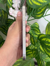📱 للبيع آيفون 15 برو ماكس – 256GB 🔥  🔹 الجهاز مبدّل شاشة أصلية.    🔹 ف...