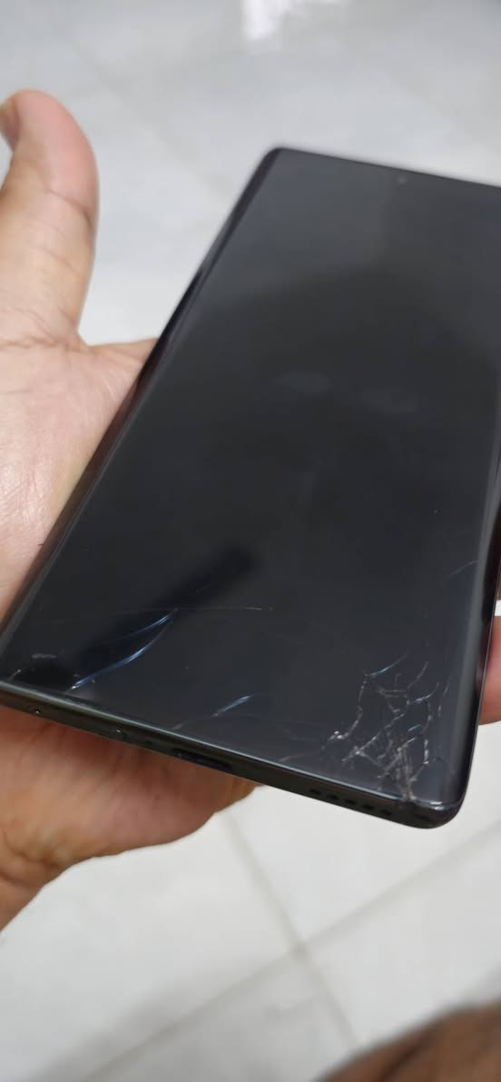 للبيع: جهاز هونر (HONOR X9a 5G)
اللون: أخضر 

​الذاكرة: 256 جيجابايت

​المواصفات

​شاشة AMOLED منحنية بمعدل تحديث 120Hz

​كاميرا ثلاثية الأساسية بدقة 64 ميجابكسل

​بطارية قوية بسعة 5100 مللي أمبير مع شحن سريع 40 واط

​يدعم شبكات الجيل الخامس 5G

​الحالة: مستعمل نظيف جداً وبحالة ممتازة

​الملاحظات: يوجد كسر/ضربة بسيطة بالجام الخارجية فقط (اللمس والشاشة شغالين 100% بدون أي مشاكل)

​السعر: 225 وبي مجال

هاتف ***********
