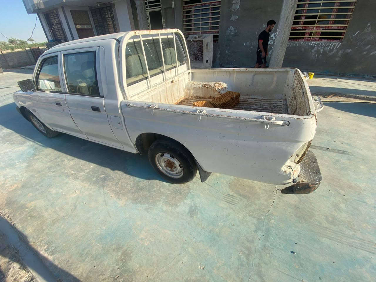 مزاد • ٢٠٠٤ • بغداد