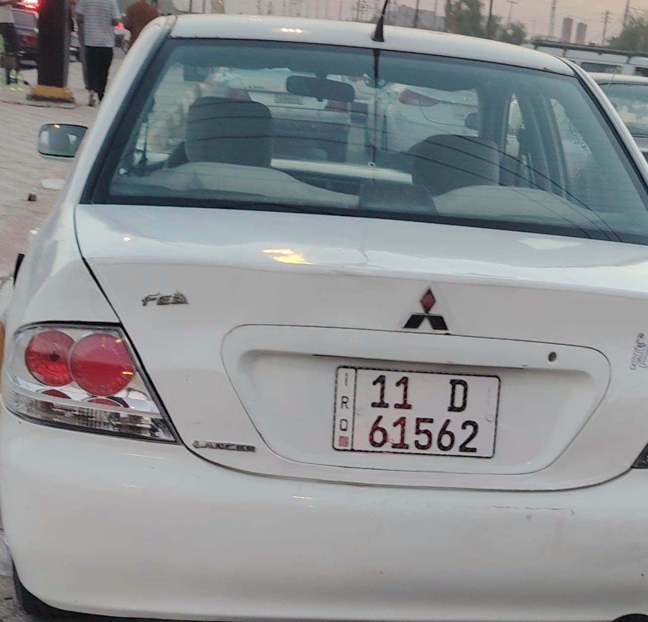 السلام عليكم لانسر للبيع موديل ٢٠١١ بيها ٣ قطع صبغ بدون دواخل محرك ٢٠٠٠ تبريد ويا السويج تخم تاير جديد السعر ٧٥ موجودة بديالى دلي عباس وهذا رقمي ***********
