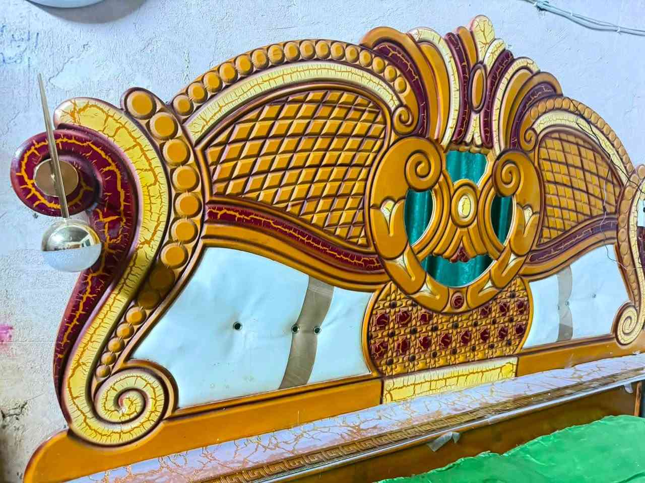 سلام عليكم عندي غرفه سخط مابيهه بس اريد أشيل  وريد ابيعها ستعمال 5شهر فقط السعر 550 مال شيله ***********هاذه الرقم عنوان محموديه ناحيه الرشيد
