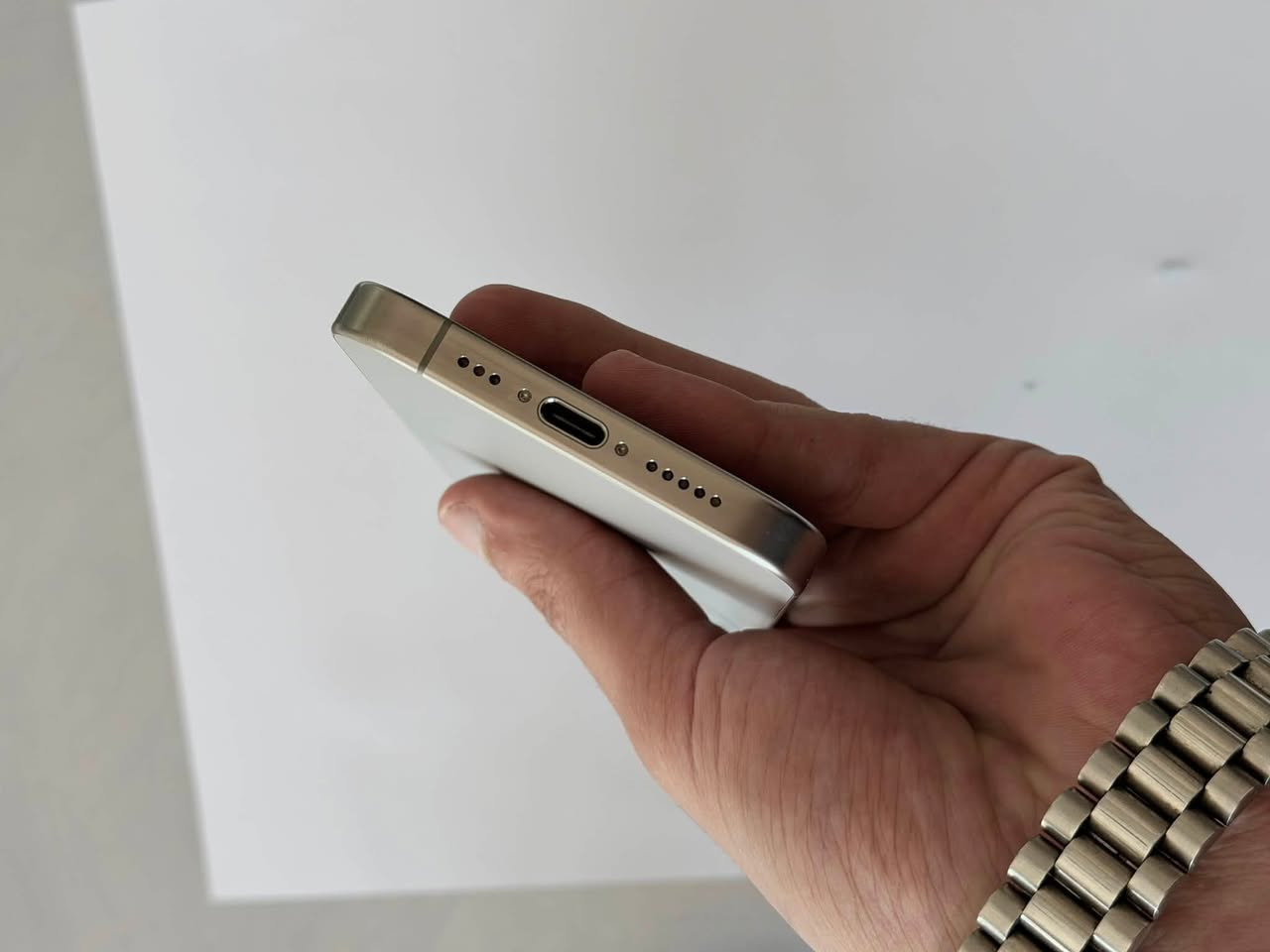 📱 آيفون 15 برو 256GB 🔥

للبيع آيفون 15 برو، ذاكرة 256GB، لون تيتانيوم مميز 🤎

الجهاز نظيف كلش كلش كلش، وحالته ممتازة جدًا، ما بي أي خدش نهائيًا ✨👌

💾 الذاكرة: 256GB
🎨 اللون: تيتانيوم
📱 الموديل: iPhone 15 Pro
دبل سيم كارت
✨ الجهاز نظيف جدًا وخالي من الخدوش

💰 السعر 850 ألف دينار

📞 للاستفسار والتواصل:
***********
اللي جاد بالشراء يتواصل ويانه 🌹
