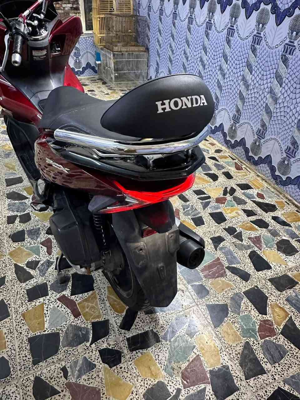 لسلام عليكم دراجه للبيع بي سي اكس جيل الثالث  كفاله عامه فول الدراجه   السعر ١٧ بيها مجال
رقم 
***********
