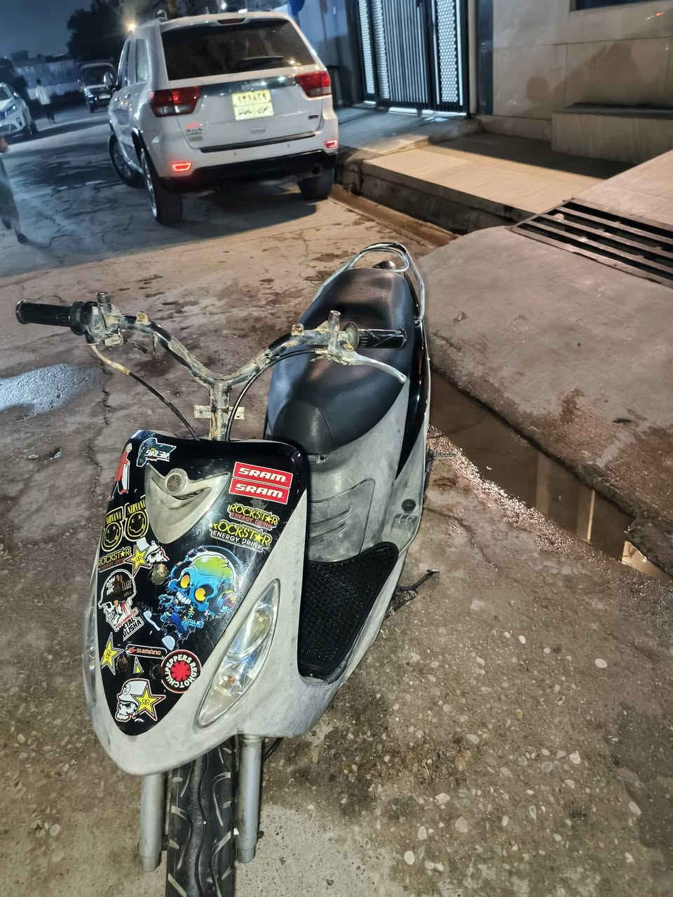 دراجه ماكس منغولي كفرات بلادي رقم واحد بوشه 49 بلادي سرعه ومعدل محركه ما مفتوح بل شرط كلاجات رياضي كهربايات كلها شغاله سعر 600 وبي مجال أوراق موجوده ***********و ***********
