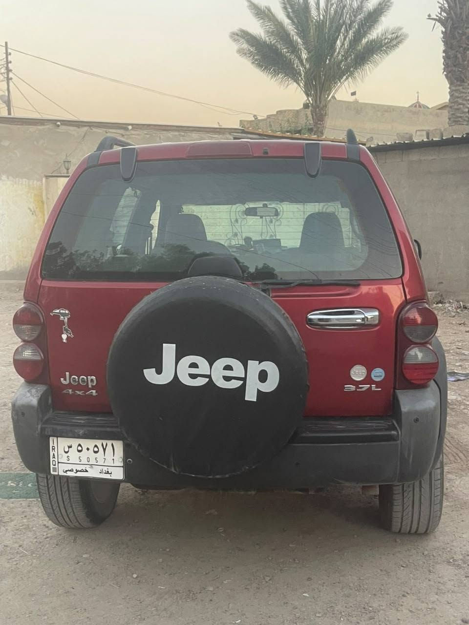 جيب لبرتي 4×4 2007   للبيع 
سياره كير ومكينه وصدر كفاله والكشر مكفول من بارد حار ماعده الباب البصف السايق صبغ رش خفيف بس مابي دكت چاكوج دواخل مكفوله سماعات شاشه كامله مابيهه اي نقص عده التبريد عاطل بس 
عنواني بغداد  النهروان 
*********** 
سعرهه (73$)
