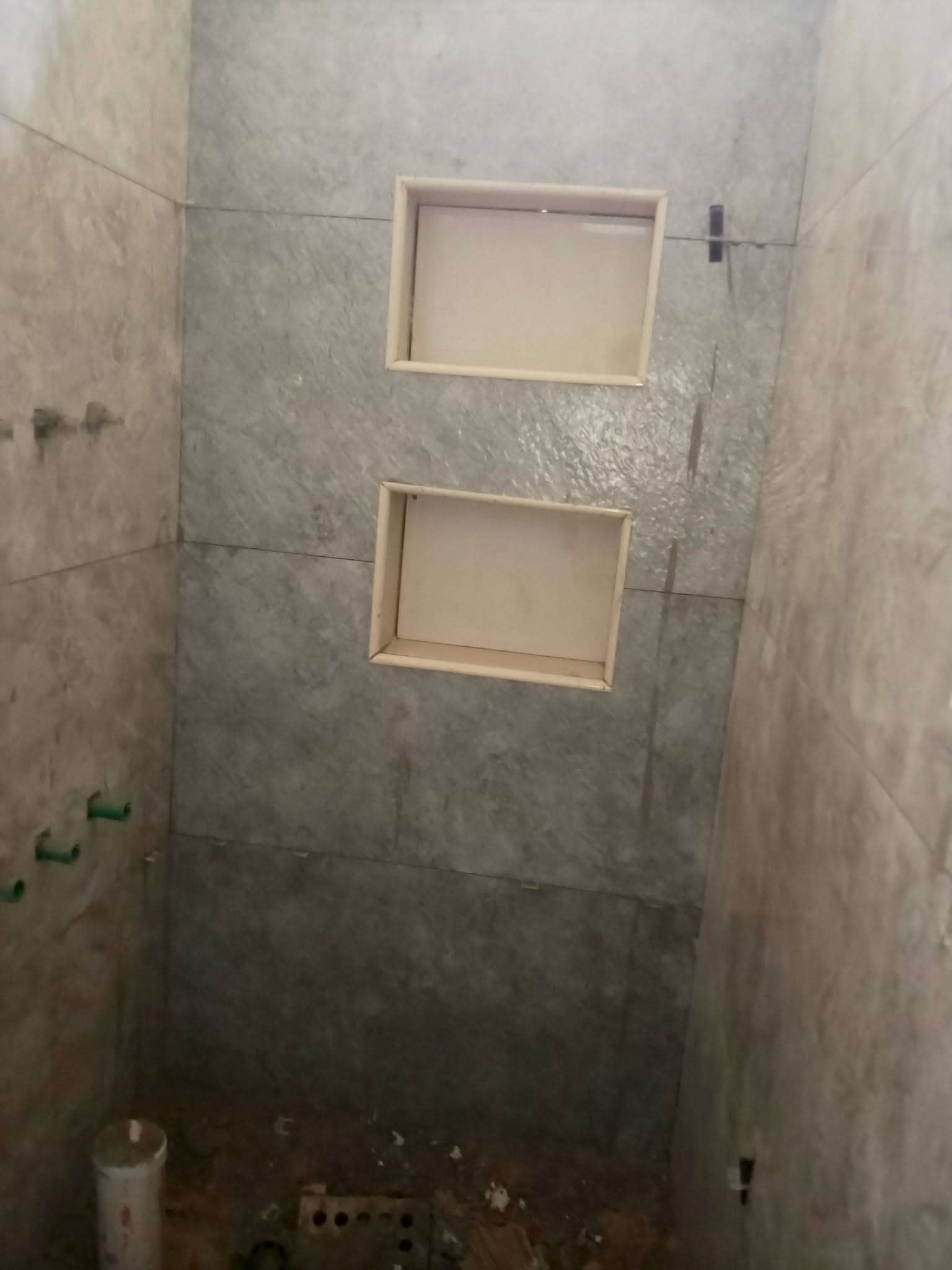 خلفه سيراميك • متفرغه