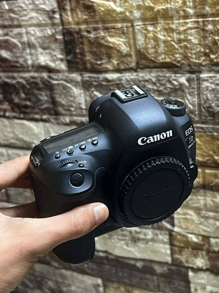 5d mark 4
للبيع مكاني بغداد البياع 
بسعر ٩٧٥ الف
*********** واتساب
