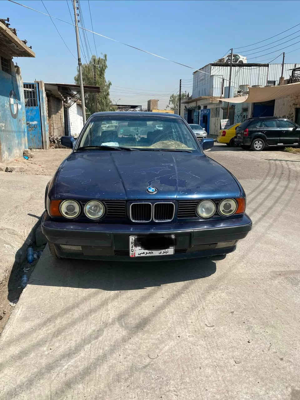 سلام عليكم 
bmw520 
اصل بليته وسنويه
سياره بدون صبغ وضرر 
سياره بلادي ما ملعوب بيه شرط 
شرط تحويل رقم نينوى 
كاربون بيه ماستر 
فقط بيع 
عنوان موصل الحدباء 
هاتف ***********

