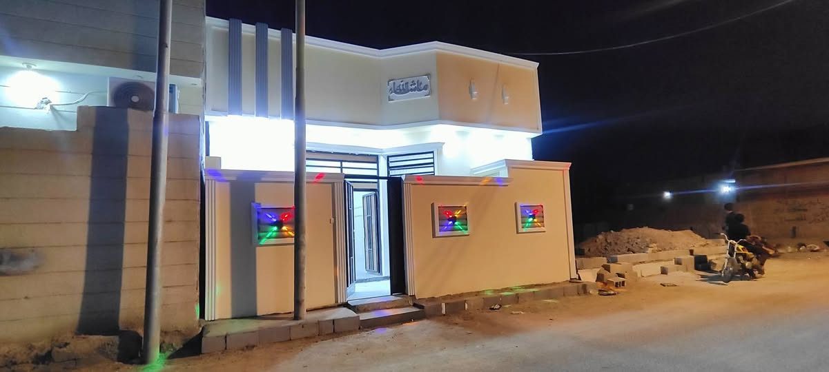 💎بيت للبيع بناء حديث 💎
🔸 طابو زراعي عراقي 

📝نسخه من الطابو + وكاله

⭕تتكاتب مع صاحب الارض مباشر

🗺️#الموقع

 البصره ابي الخصيب ابو كوصره

🔹المساحه 120M²

🌼يتكون من

2غرفتين

▫️ صاله 

▪️ديوانيه 

🏺مطبخ 

🧩طارمه

🛞كراج

🚾صحيات(داخلي و خارجي)

💸#السعر 61 مليون قابل للتفاوض

▫️▪️▫️▪️▫️▪️▫️▪️▫️▪️

 واتساب

💯كافه الخدمات متوفره

⭕ موقع مميز  

▪️مدارس قريبه

▫️ماء حلو كهرباء اناره

▪️شوارع مبلطه

✔️باقي التفاصيل 🔑

***********

***********
