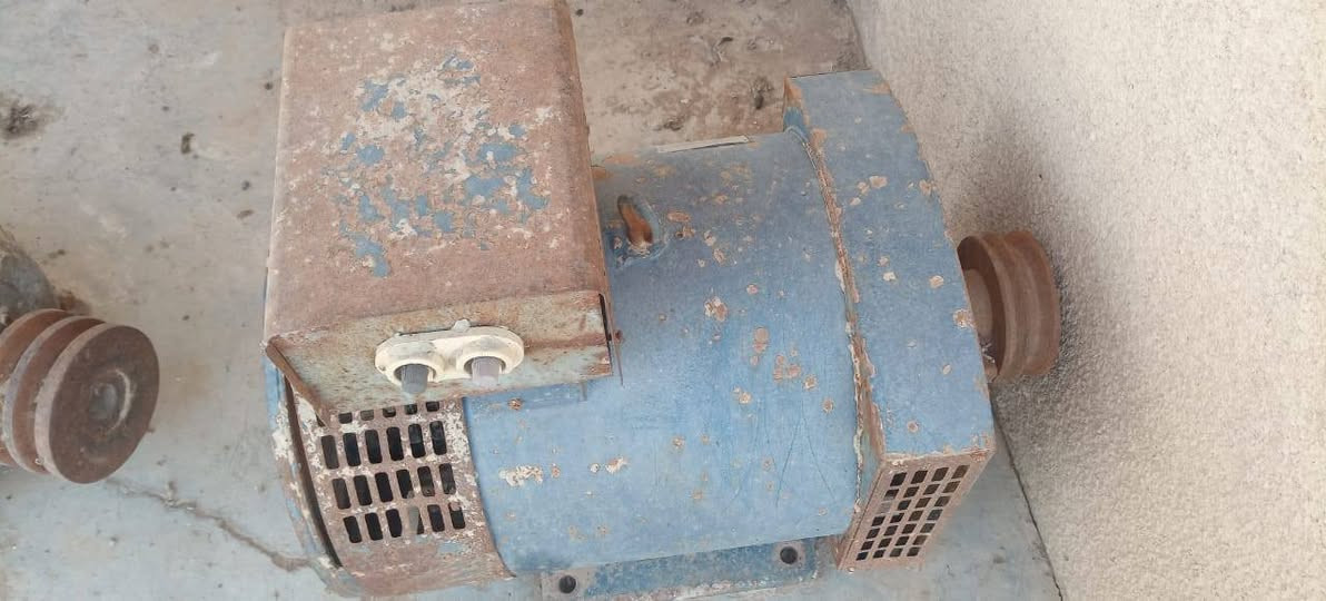 للبيع اندوريا وشاصيها وجنريتر ثريفيز 24  وجنريتر ام 20 سنگل ودينمه زراعيه ام 10 الاتصال ***********
