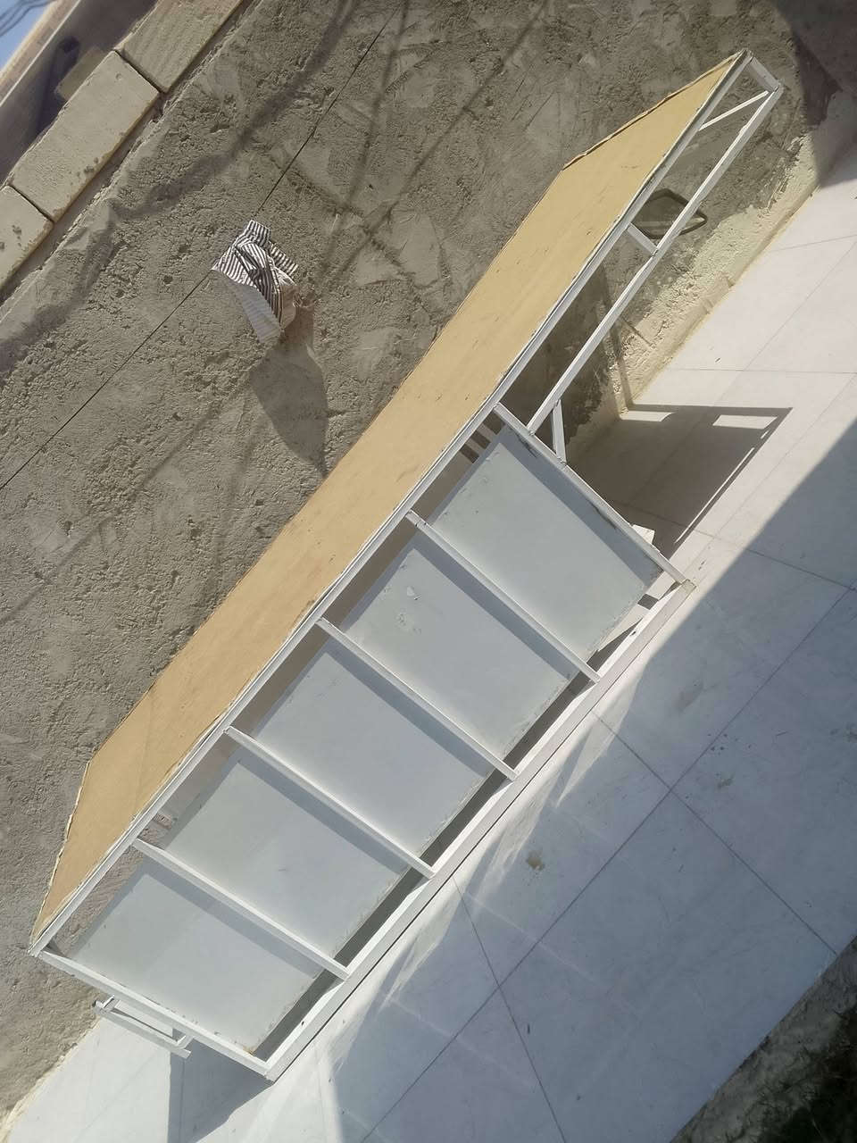 سلام عليكم شباب محجر جمرة للبيع السعر 100 قفلل ***********
